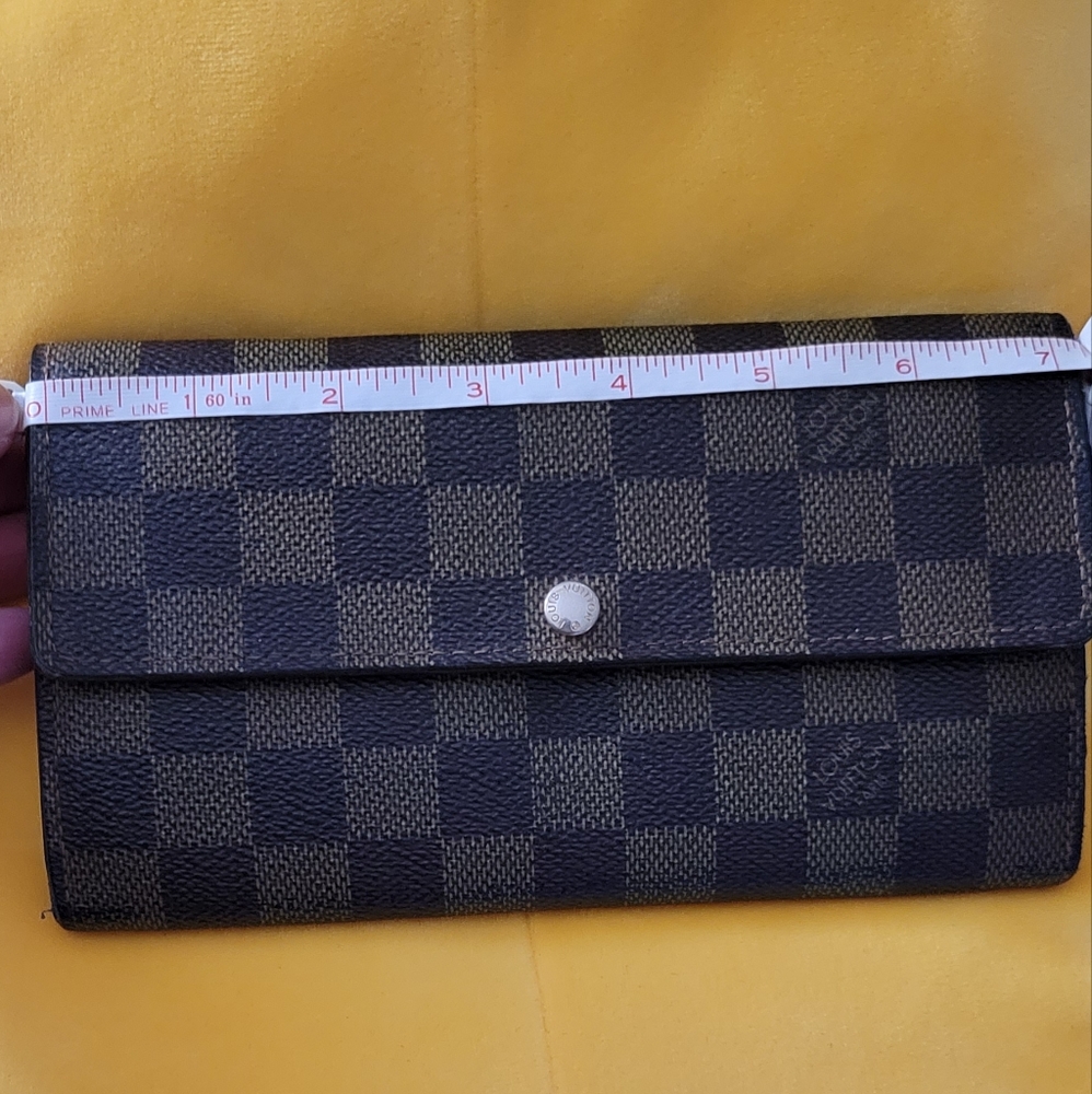 LV Danier wallet
